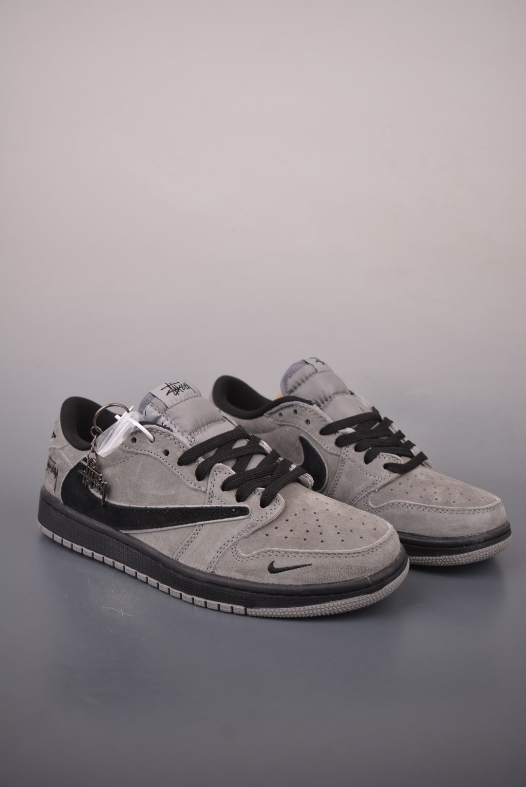 Travis Scott x Air Jordan 1 Low "Gray Black"